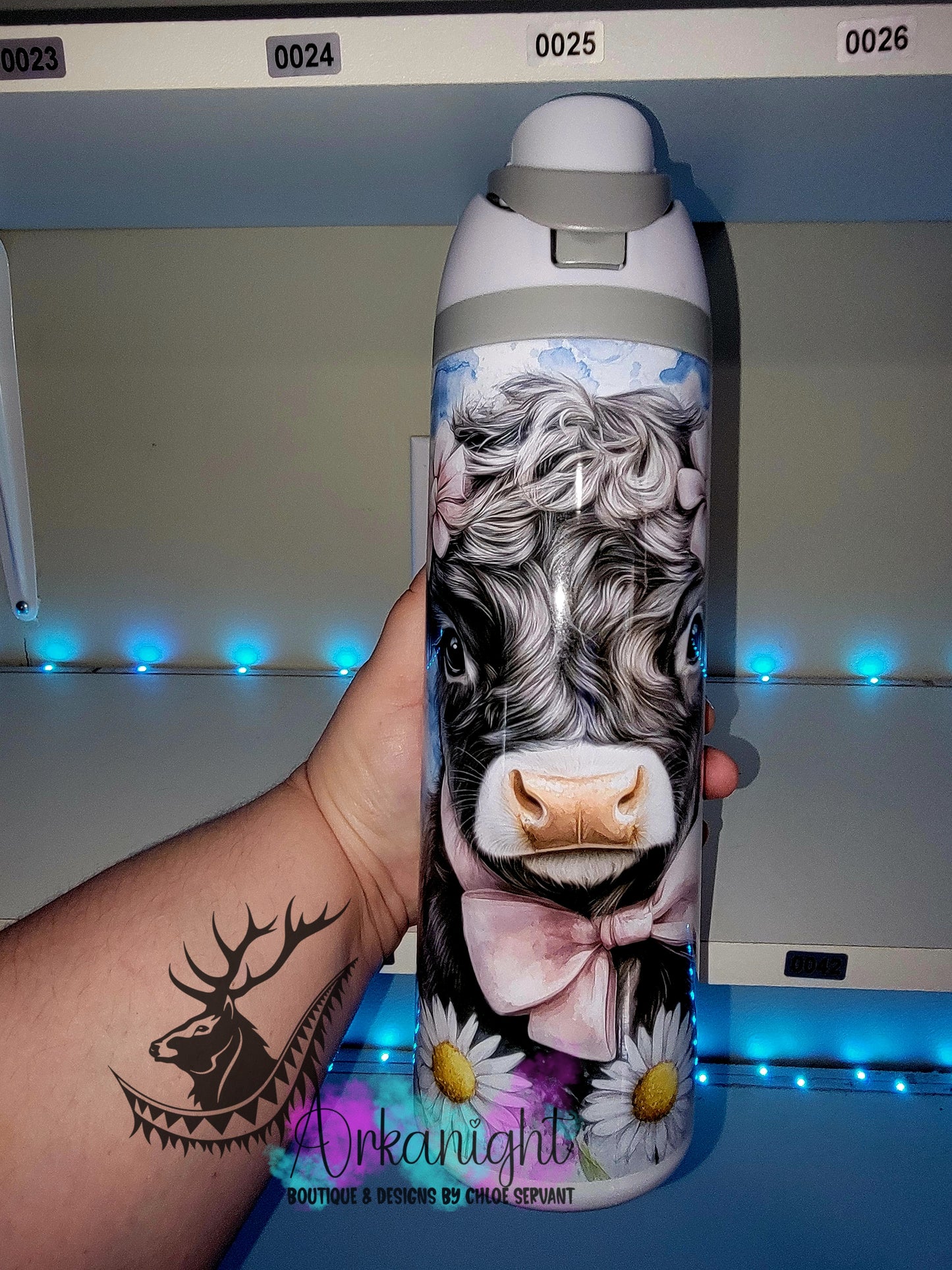 Owala DUPE 24 oz sur commande - Collection Watercolor Realism - Western - Highland Cow Noir/Grise Marguerite