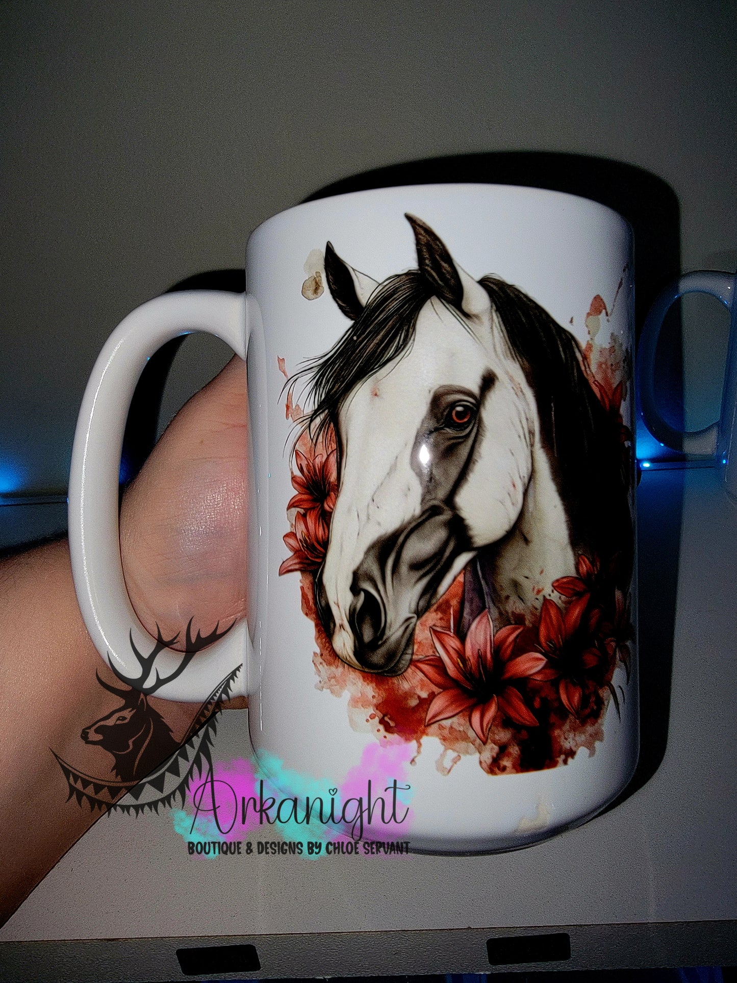 Tasse en céramique sur commande - Collection Western 2026 - Realism - Cheval Paint Horse Noir & Blanc - Teinte de bourgogne
