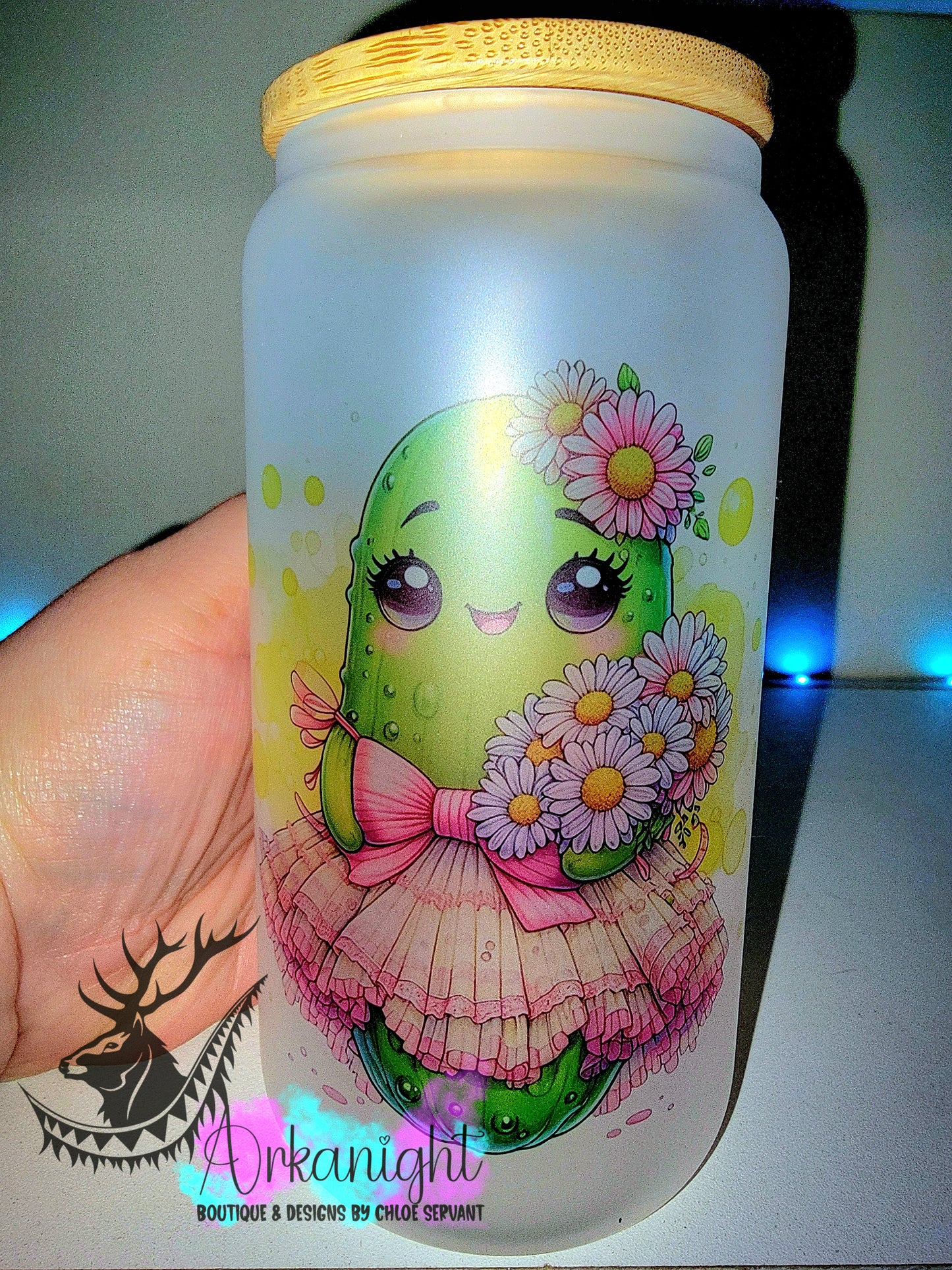 Verre en vitre givré 16oz & Couvercle en Bambou - Collection Cornichon été - Petite robe rose seule
