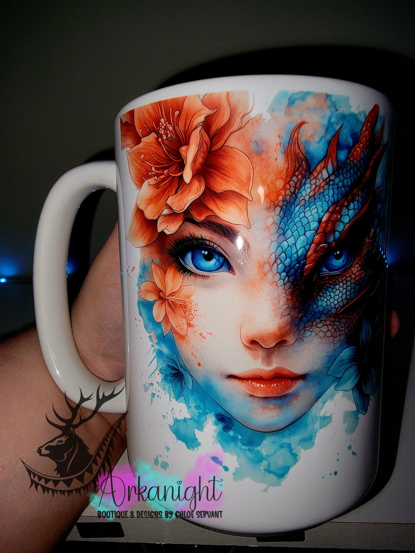 Tasse en céramique sur commande - Collection Fantaisie 2026 - Mi-Femme Mi-Dragon - Orange & Turquoise