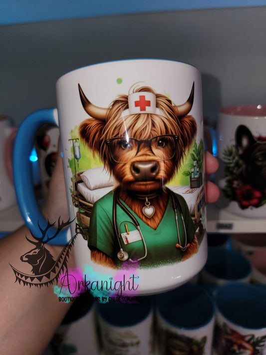 Tasse en céramique sur commande - Highland Cow - Infirmière