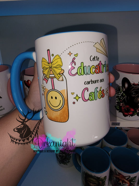 Tasse en céramique sur commande - Cette Éducatrice carbure aux Cafés