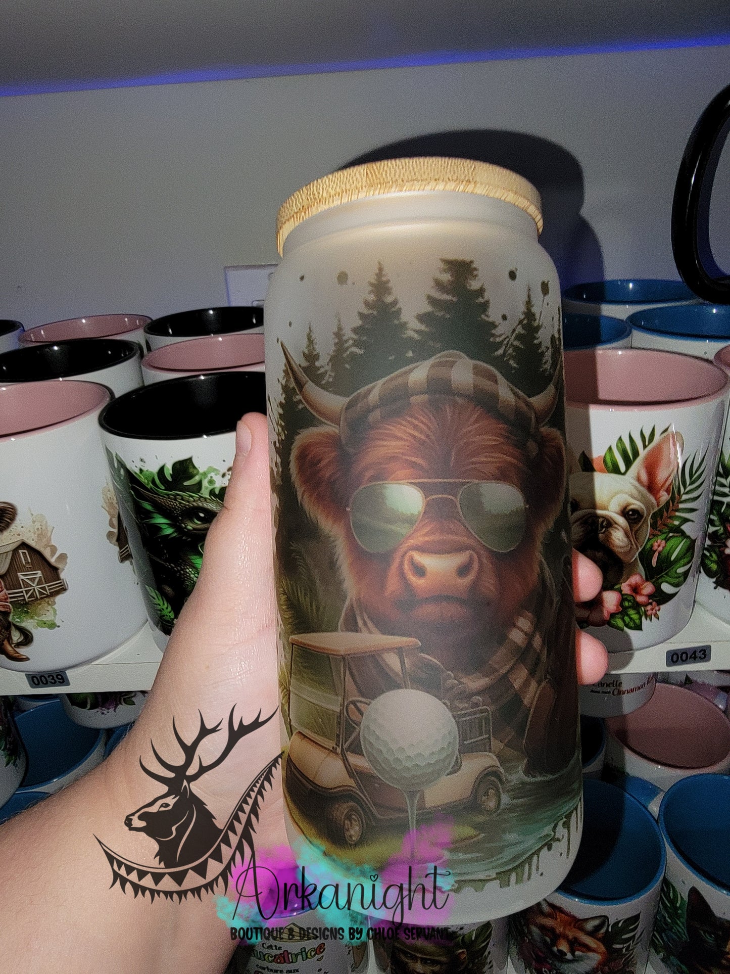 Verre en vitre givré 16oz & Couvercle en Bambou - Highland Cow Golfeur