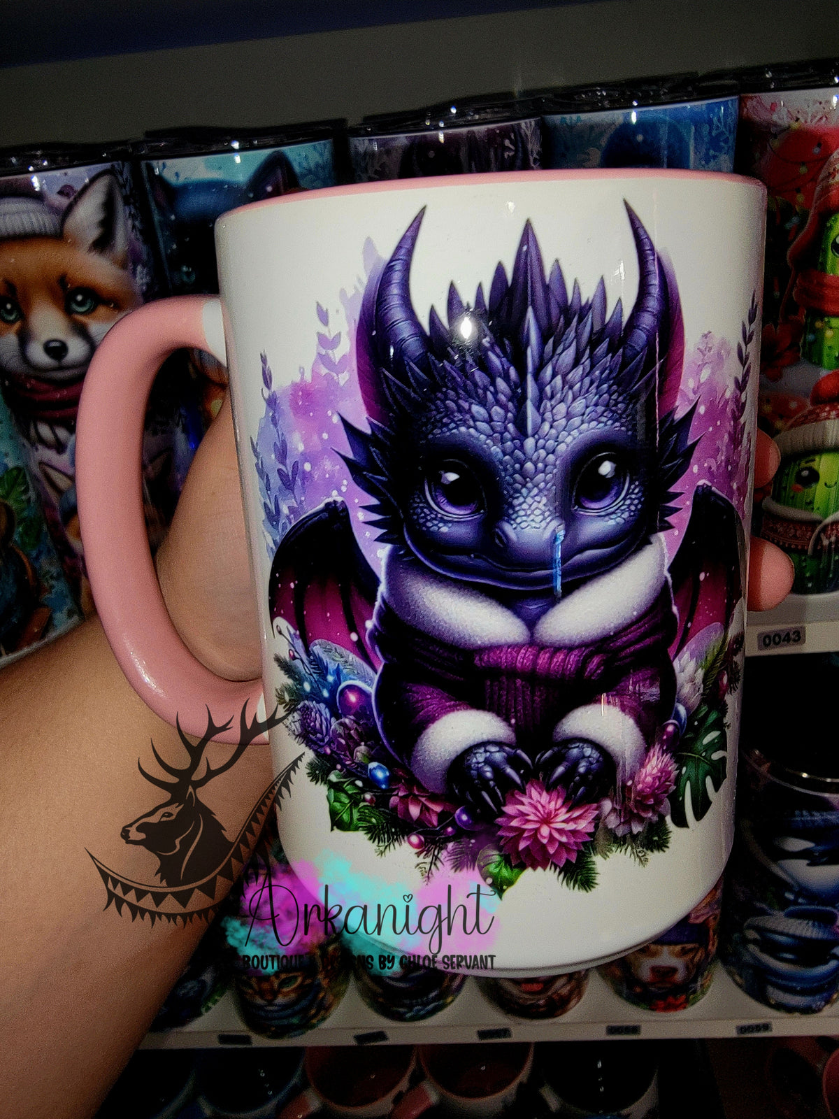 Tasse en céramique sur commande - Collection Hiver 2025 - Dragon Noir & Mauve Foncé
