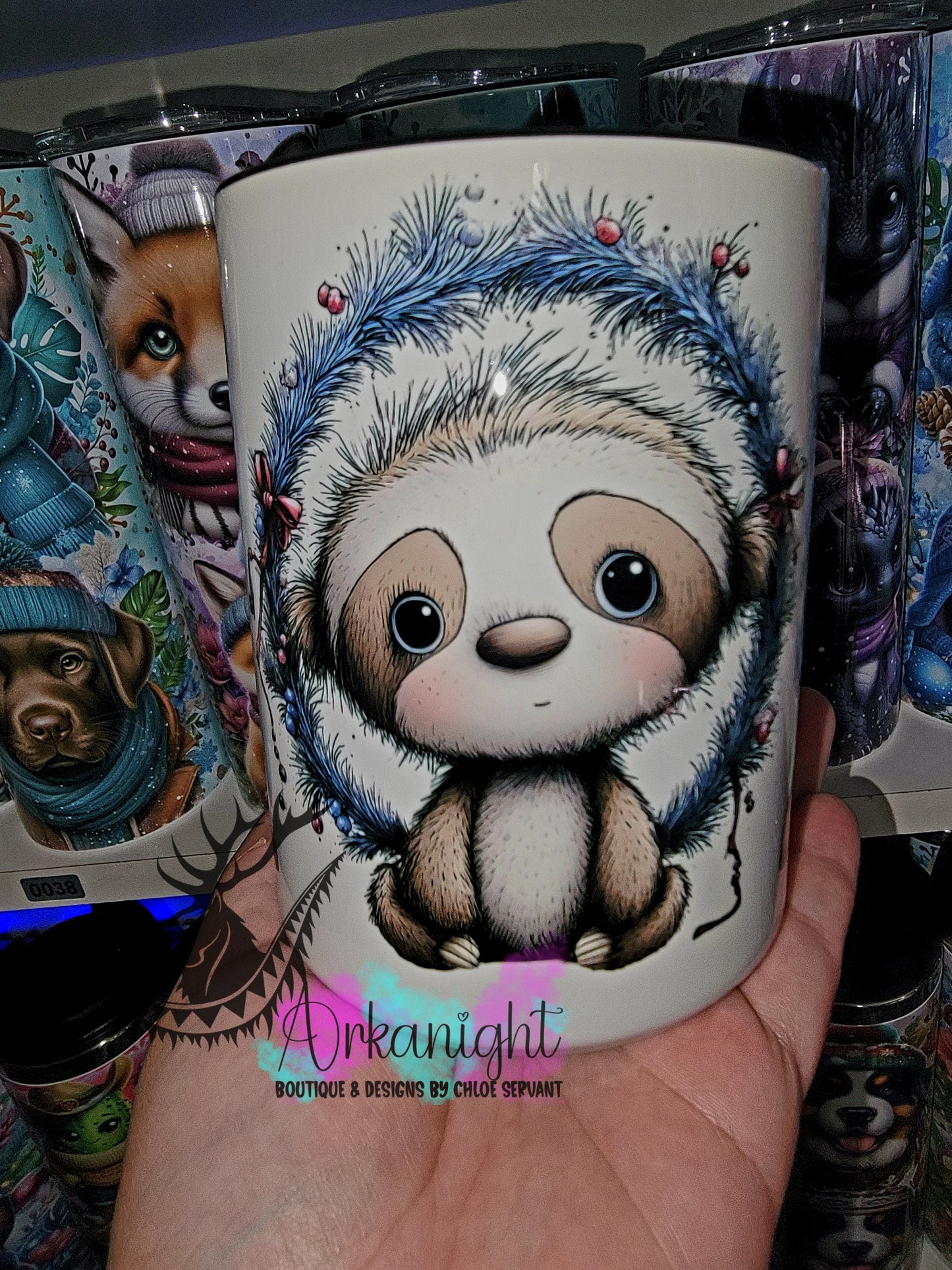Tasse en céramique sur commande - Collection Hiver 2025 - Bonhomme de neige & Sloth Vintage