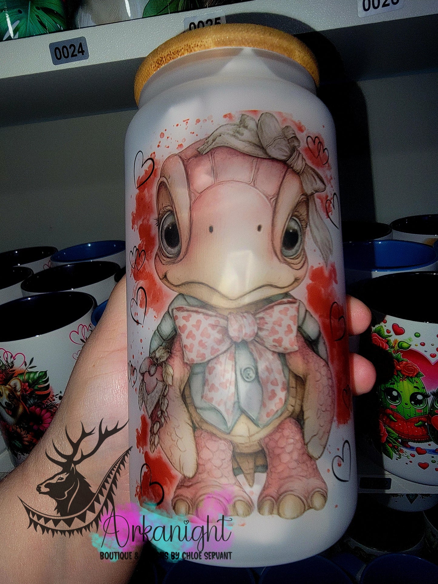 Verre en vitre givré 16oz & Couvercle en Bambou - Collection Saint-Valentin - Tortue coquette Amoureuse