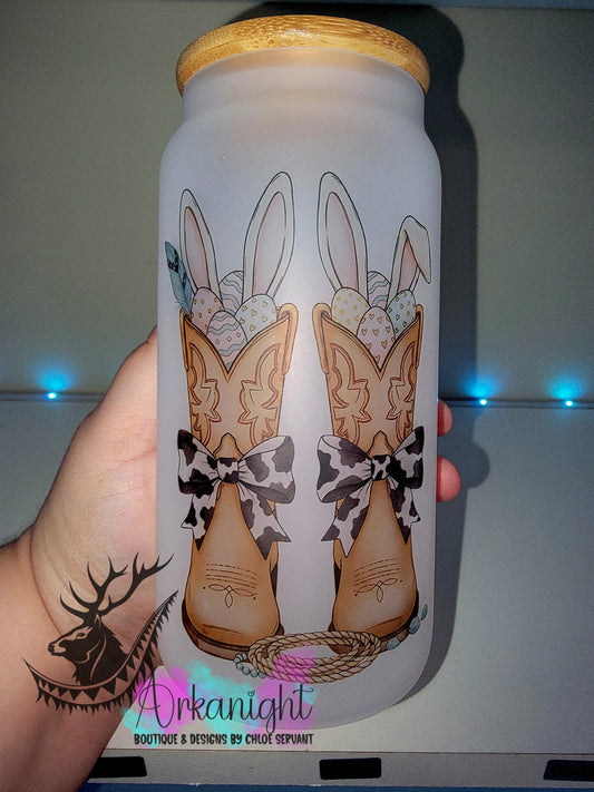 Verre en vitre givré 16oz & Couvercle en Bambou - Collection Pâques Vintage - Bottes de cowgirl