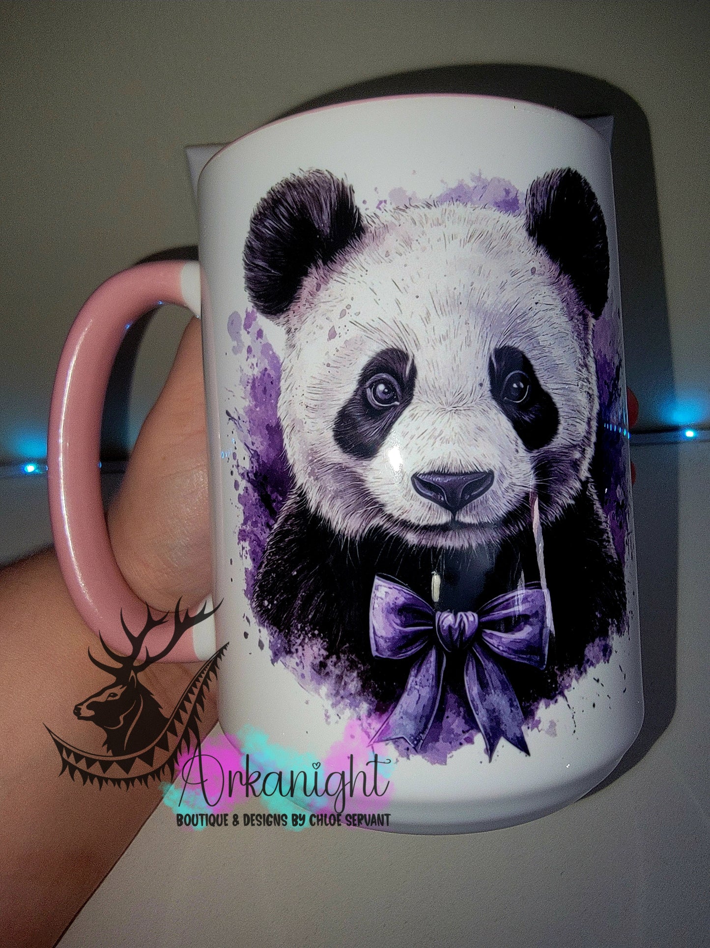 Tasse en céramique sur commande - Collection Watercolor Realism - Panda - Teinte de Mauve