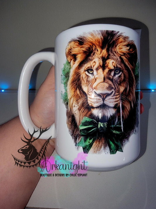Tasse en céramique sur commande - Collection Watercolor Realism - Lion - Teinte verte / Boucle Verte