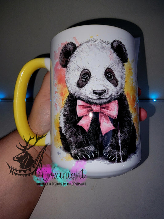 Tasse en céramique sur commande - Collection Watercolor Realism - Panda - Teinte Rose & Jaune / Boucle rose