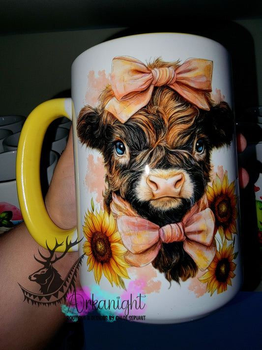 Tasse en céramique sur commande - Collection Western 2026 - Realism - Vache Highland Brune Foncé & Rousse - Boucle pêche