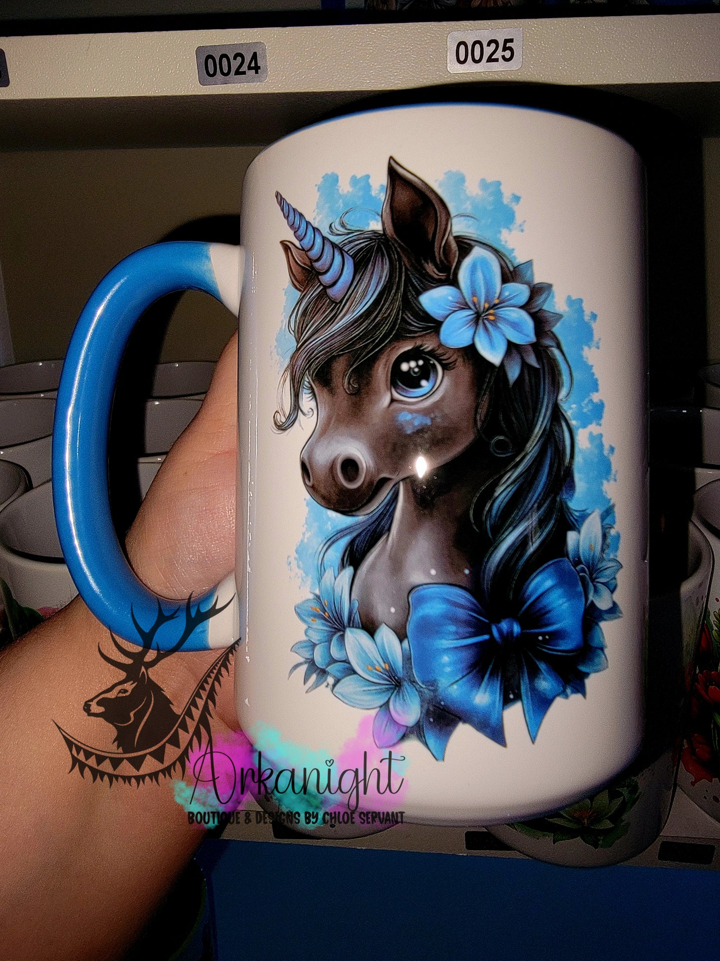 Tasse en céramique sur commande - Collection Fantaisie - Licorne - Noir et Turquoise