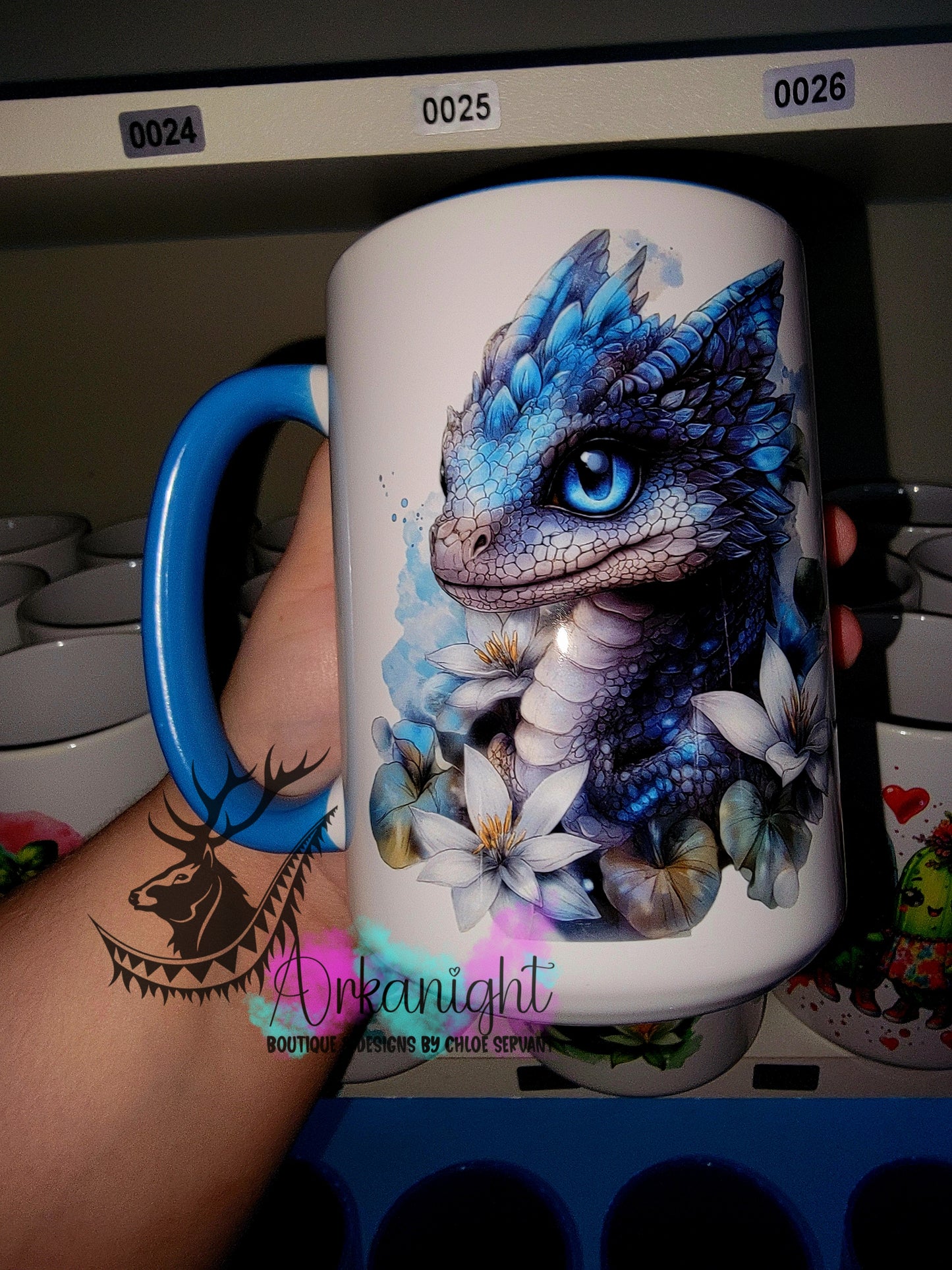 Tasse en céramique sur commande - Collection Fantaisie 2026 - Dragon - Noir , Gris & Turquoise