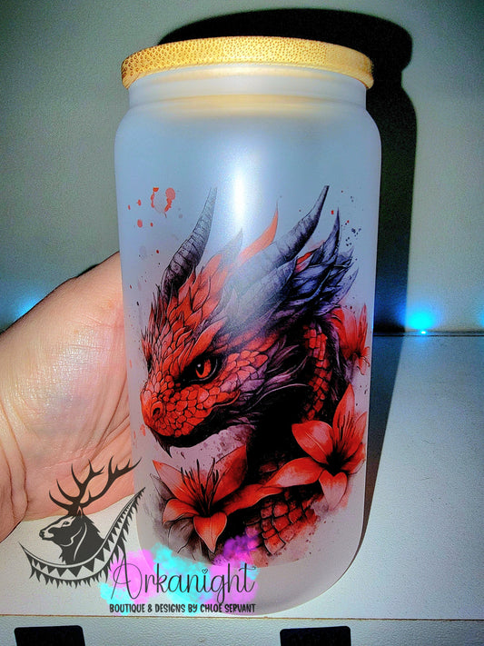 Verre en vitre givré 16oz & Couvercle en Bambou - Collection Fantaisie 2026 - Dragon Realism - Noir et rouge Pompier