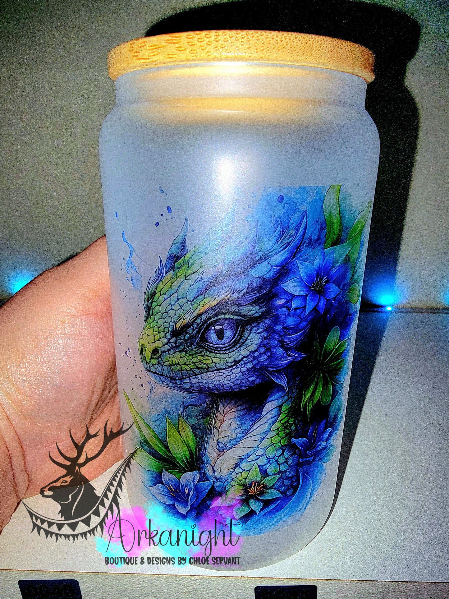 Verre en vitre givré 16oz & Couvercle en Bambou - Collection Fantaisie 2026 - Dragon realism - Bleu & Vert