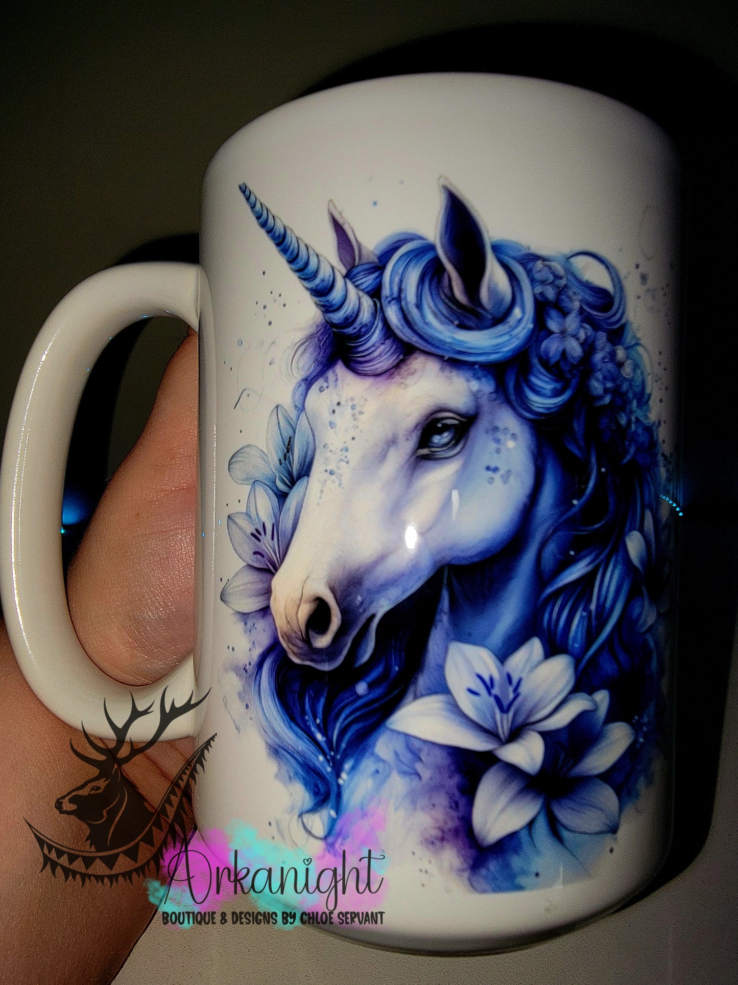 Tasse en céramique sur commande - Collection Fantaisie 2026 - Licorne - Blanche & Teinte de bleu