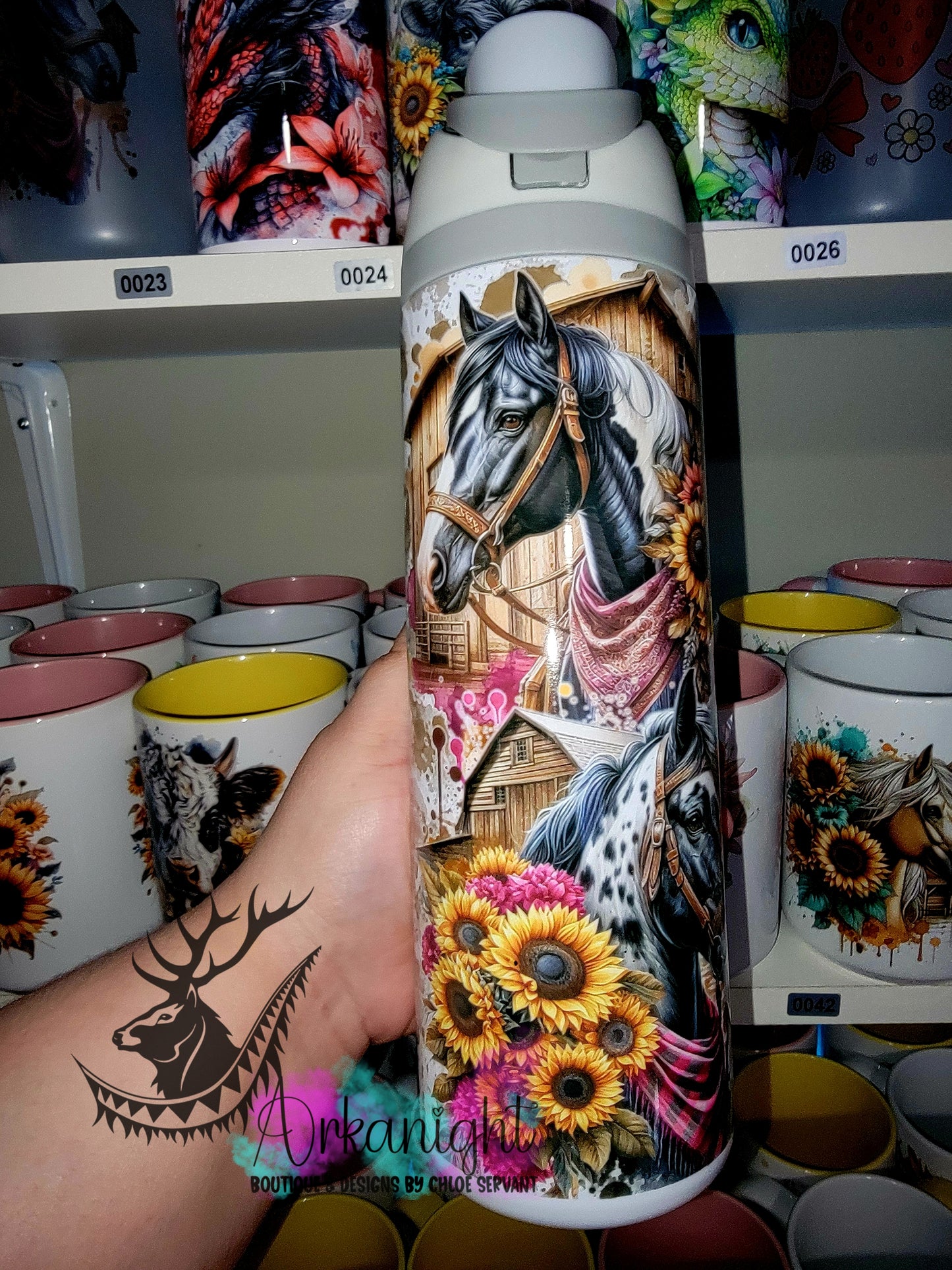 Owala DUPE 24 oz sur commande - Collection Western 2026 - Cheval Paint Horse Noir & Blanc- Teinte de fushia