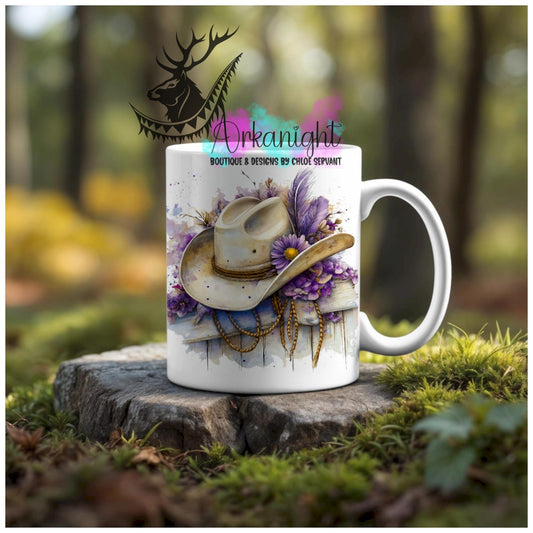 Numérique - Tasse en céramique - Western 2026 - Chapeau & Clôtures- Teinte de tan et Mauve