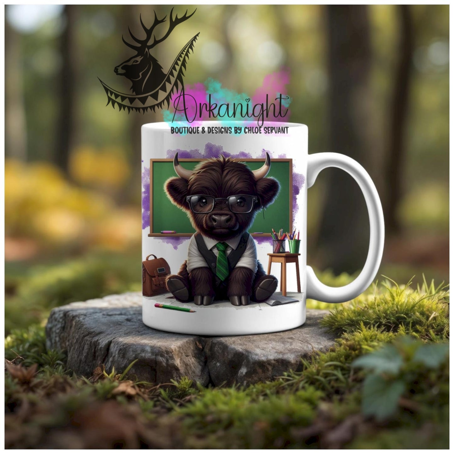 Numérique - Tasse en céramique - Collection Illustration Vache Métiers & Occupations - Vache Highland Brune chocolat - Enseignante - Teinte de Mauve