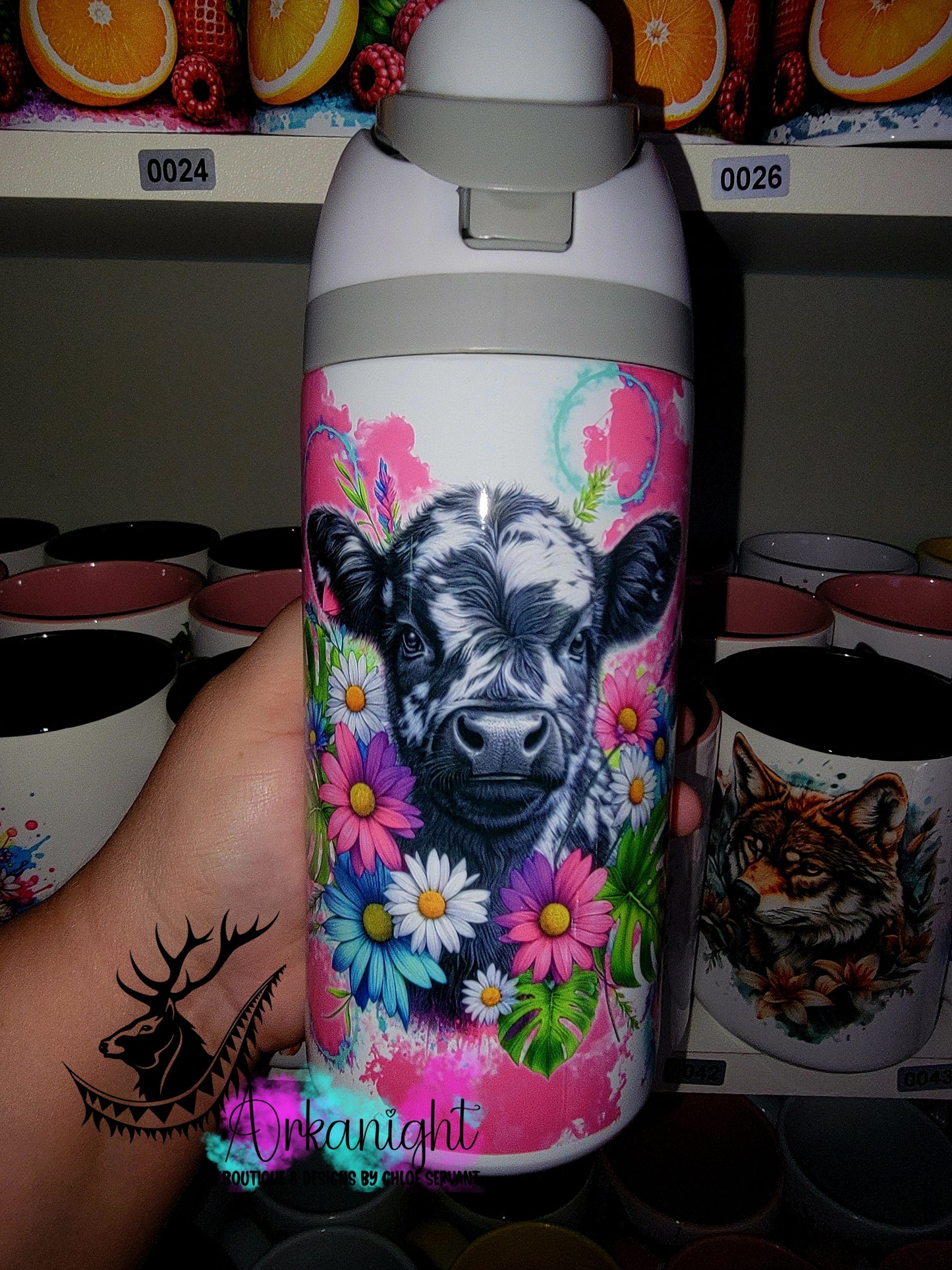 Gourde Owala DUPE 16 oz pour enfant - Sur Commande - Collection Vivid Colors & Flowers - Vache Highland Noire & blanche