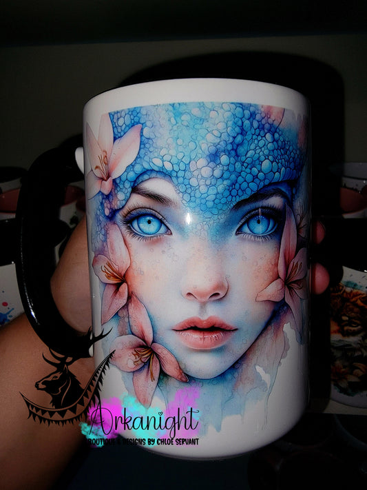 Tasse en céramique sur commande - Collection Mi-Femme Mi-Dragon - Turquoise & Corail
