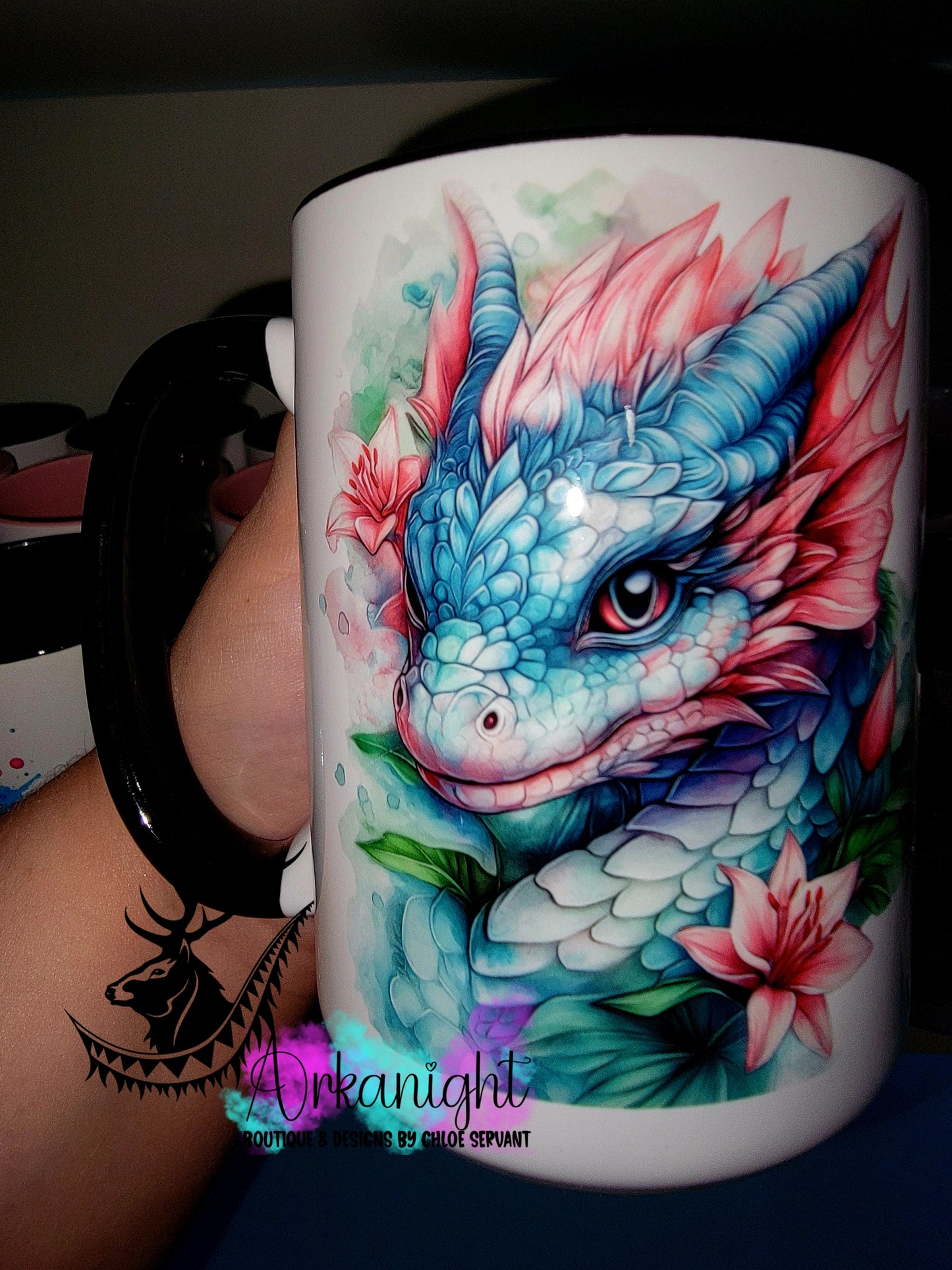 Tasse en céramique sur commande - Collection Realism - Dragon Turquoise & Rose