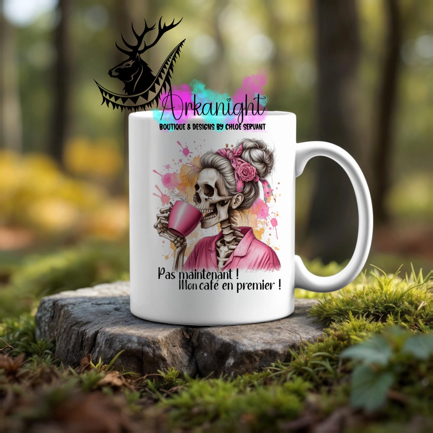 Numérique - Tasse en céramique - Collection Halloween & Witchy ♡ Mon café en premier - rose