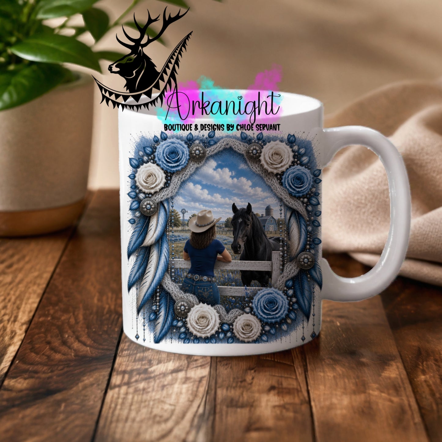 Tasse en céramique sur commande - Collection Boho 2026 ♡ Double Exposition ♡ Fence - Cowgirl & Black Horse - Teinte de bleu