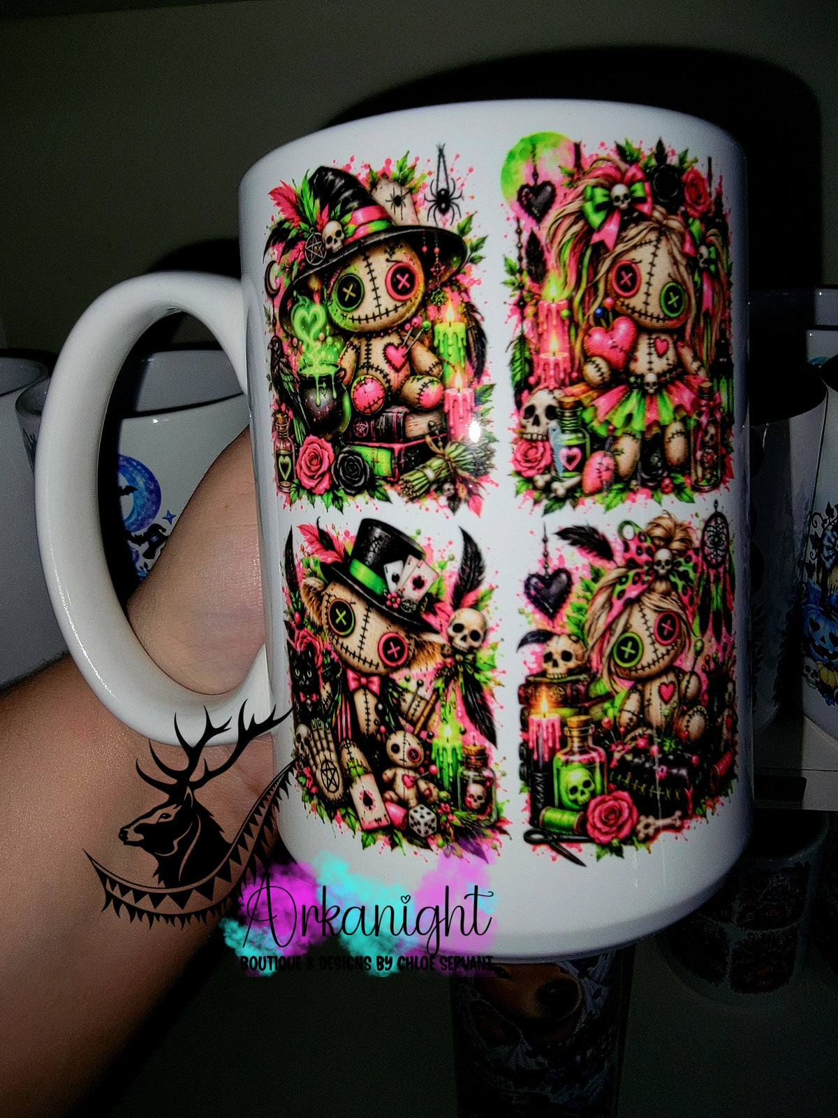Tasse en céramique sur commande - Collection Automne et Halloween 2026 ♡ Horreur ♡ Voodo Rose et vert fluot